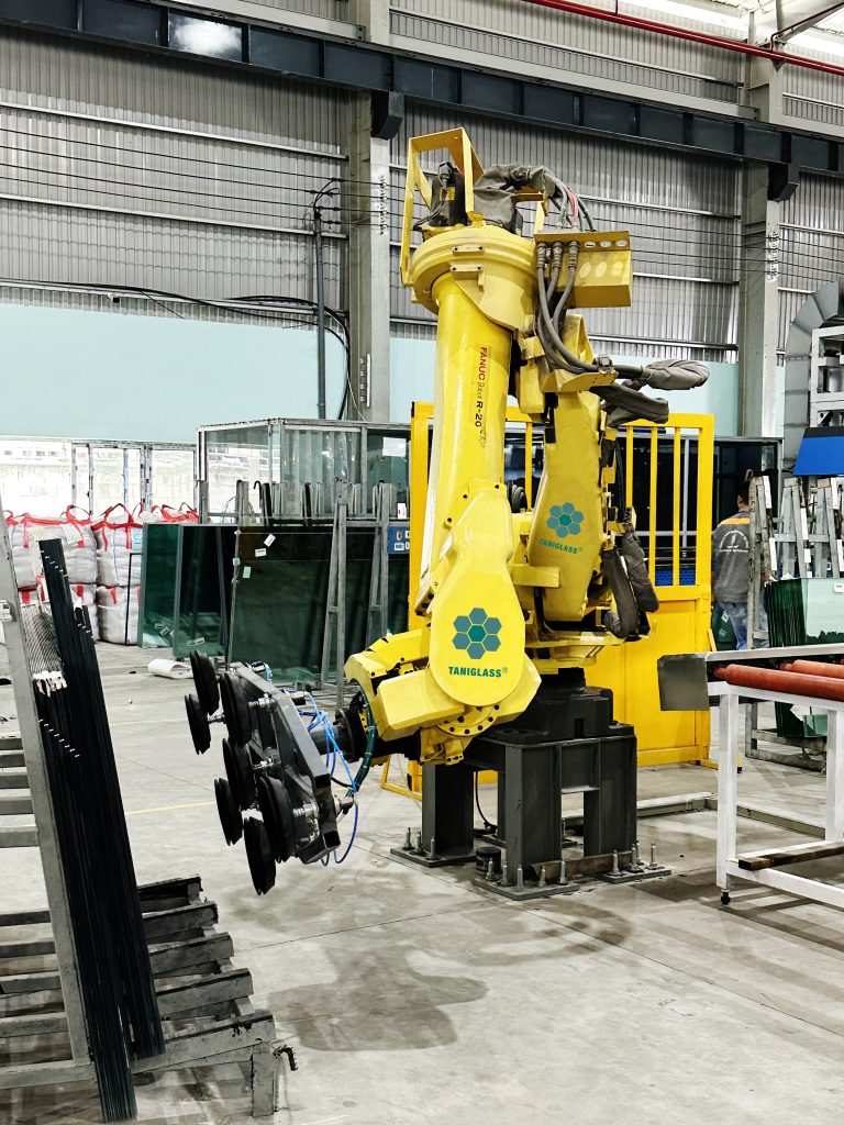 Về nhà máy <strong>Taniglass</strong>